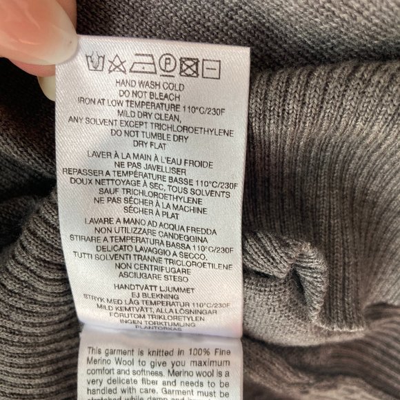 J.LINDEBERG V-Neck Merino Wool sweater  - size XL - Picture 12 of 13